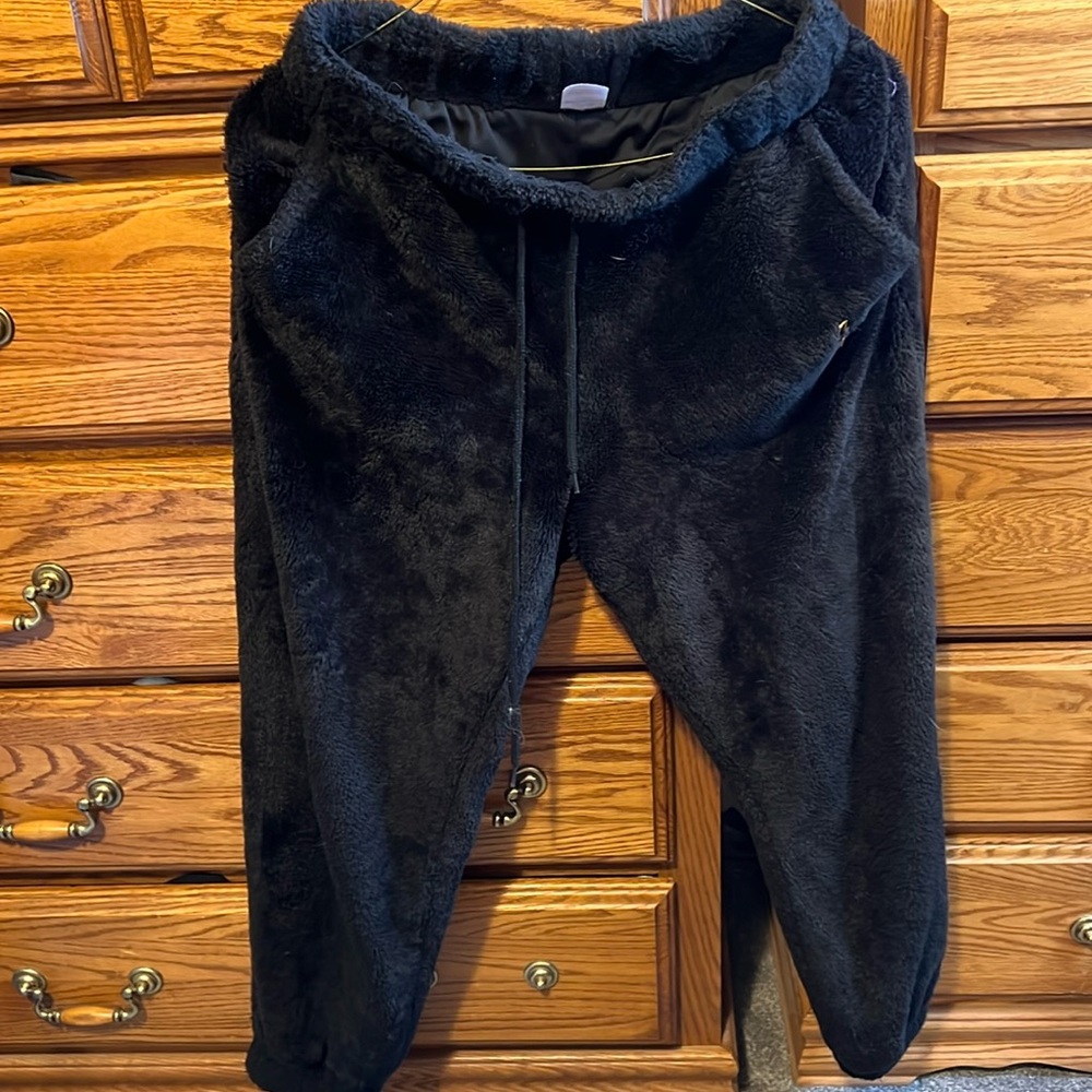 Black fuzzy pants with pockets